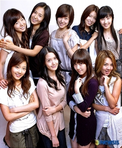 atas : (kanan) sunny,yuri,tiffany,sooyoung,seohyun  bawah :(kanan) taeyeon,yoona,jessica,hyoyeon